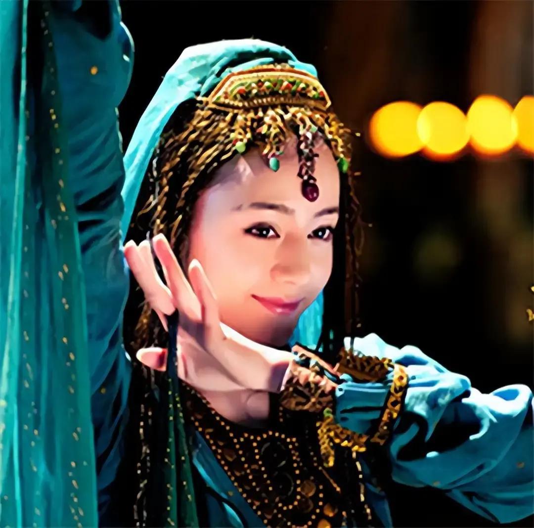 晚宴后，唐玄宗迫不及待地宠幸了一位西域歌姬，不成想，歌姬很快就怀孕了。九个月，歌姬就生下了一个女儿。