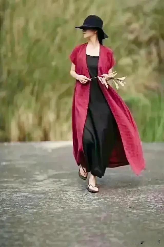 非常现实的一段话：“没有亲人，你能活下去；没有朋友，你也能活下去；就算最后剩下你
