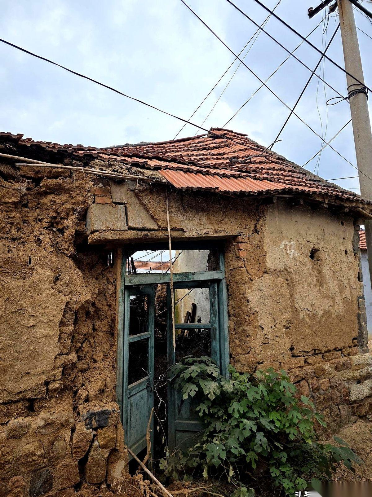 我有6个小学同学,都没活过青年。不是生病,是意外。是为了多挣点钱,去外面挖煤