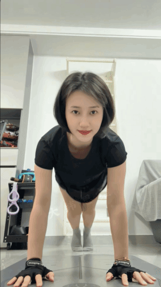 怪不得身材好，原来是每天坚持锻炼！