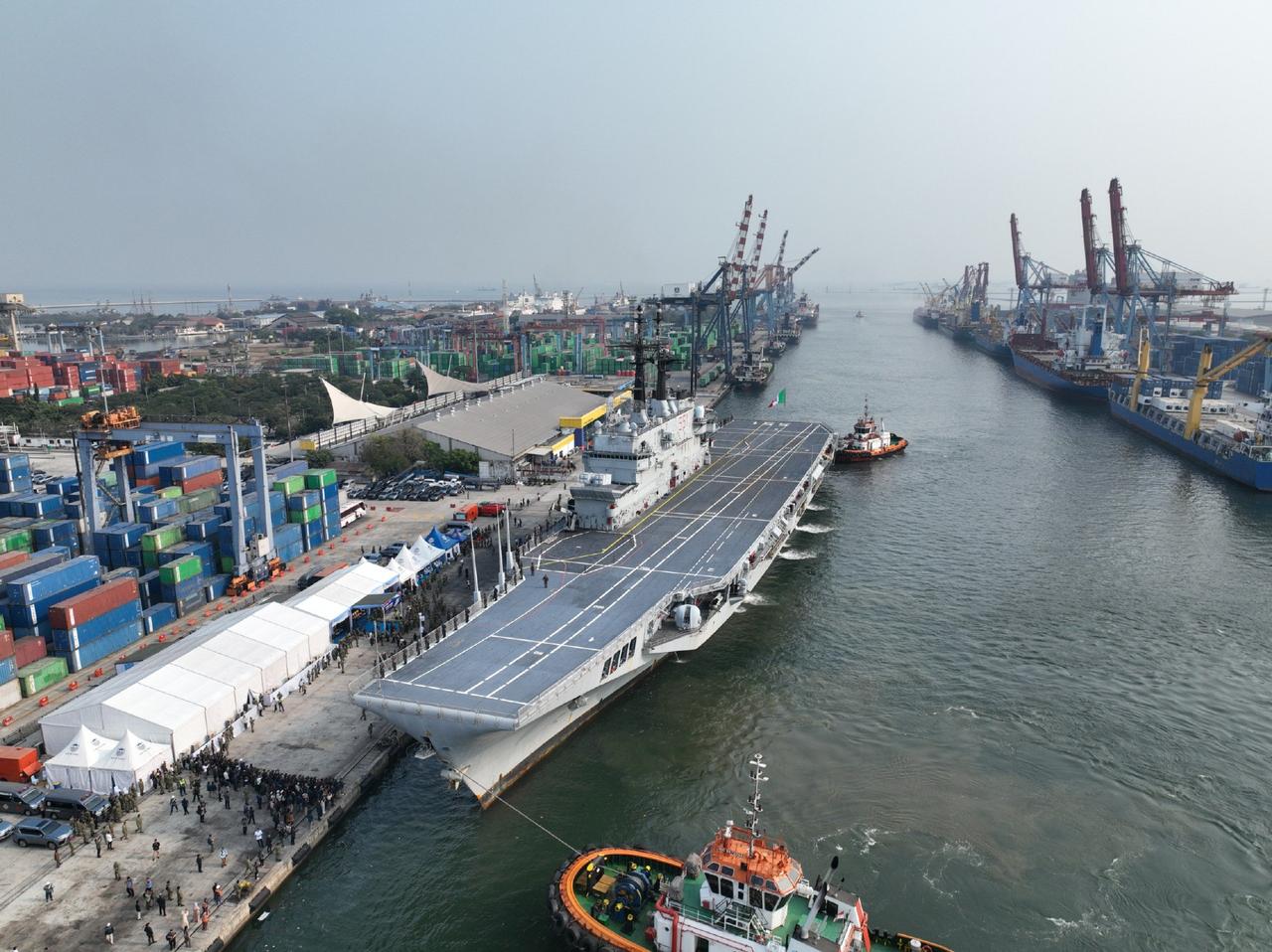 东南亚第二艘航母，印尼海军“三佛齐”号（KRISriwijaya）轻型航母今天