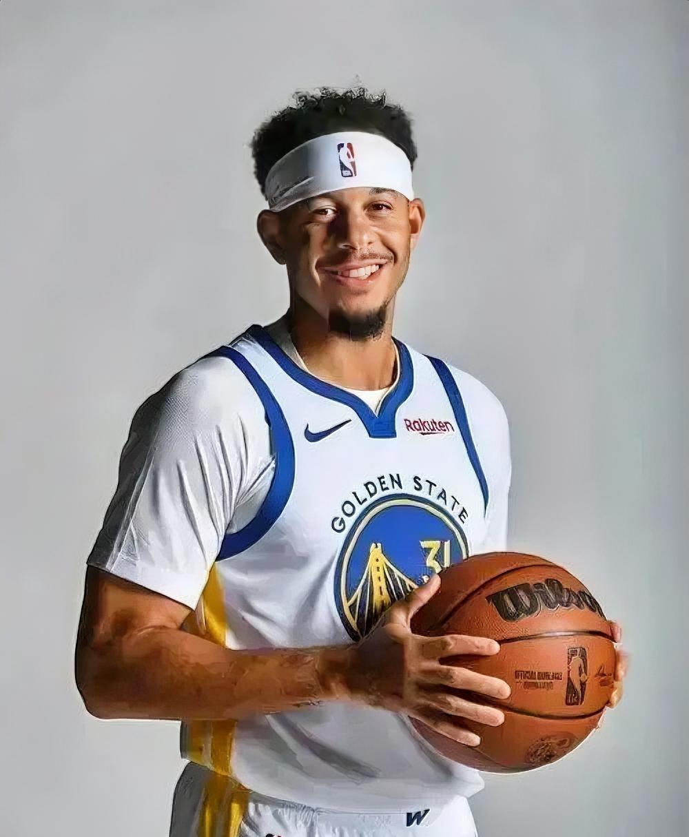 库里缺阵，巴特勒伤退！勇士112-124不敌雷霆，虽然输球，但这两人表现仍然亮眼