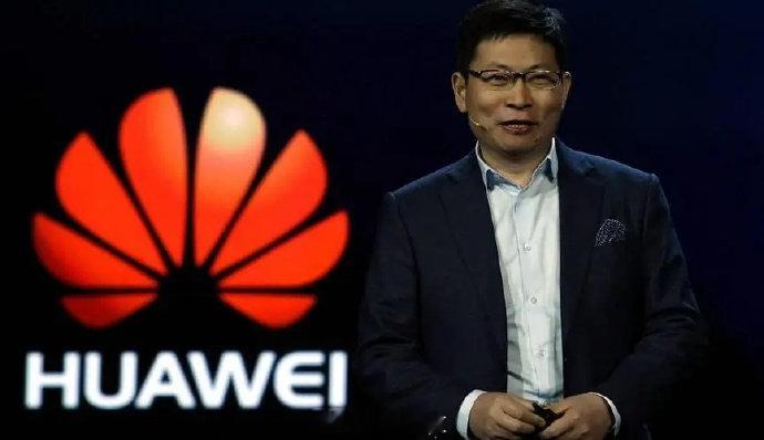 【余承东称国内正研发EUV光刻机余承东称手机除CPU无需先进工艺】近日，余承东受