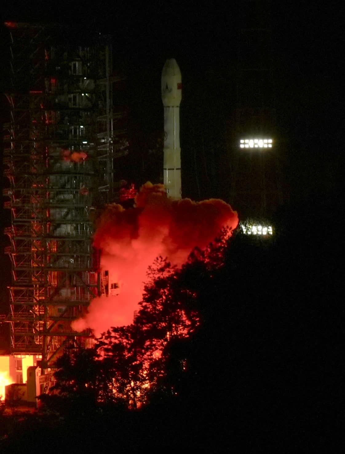 【旅程成功开启！】5月29日1时31分，长征三号乙运载火箭在西昌卫星发射中心点火