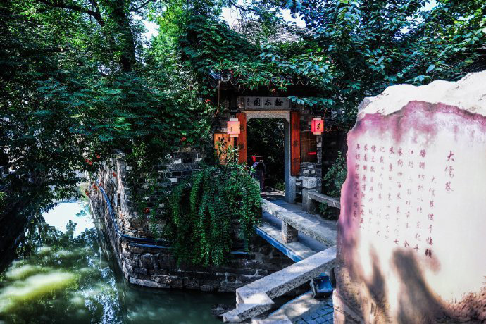 苏州平江路，幽深古巷，小桥流水人家……