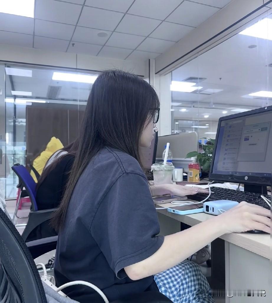 公司去年招进来的一个应届毕业生，今年基本上能独立上手了，然后就辞职了…至于离职原