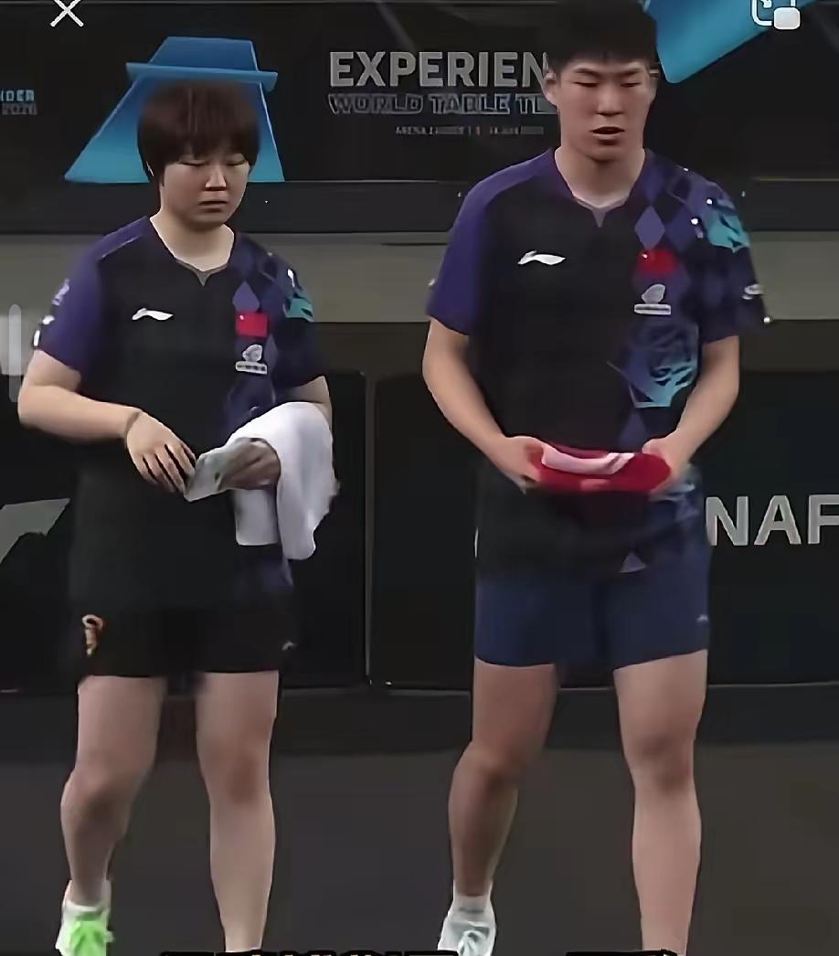 邱贻可看到蒯曼的表现，都要火冒三丈了。​他把蒯曼当成自己闺女一般疼爱，对她也有