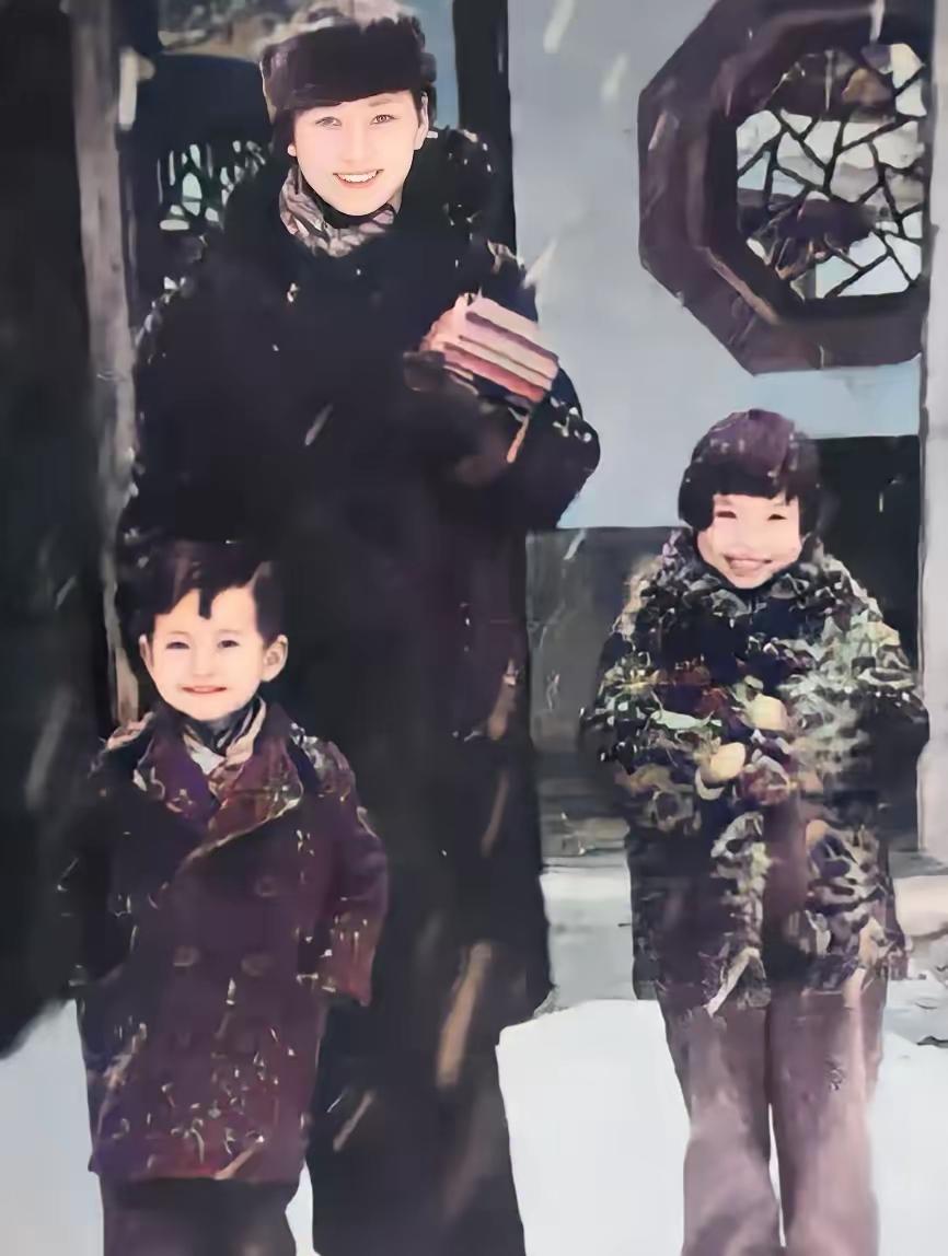 1928年，在东北大学后花园，张学良对已婚林徽因，轻佻地说：“徽因，来做我家庭教