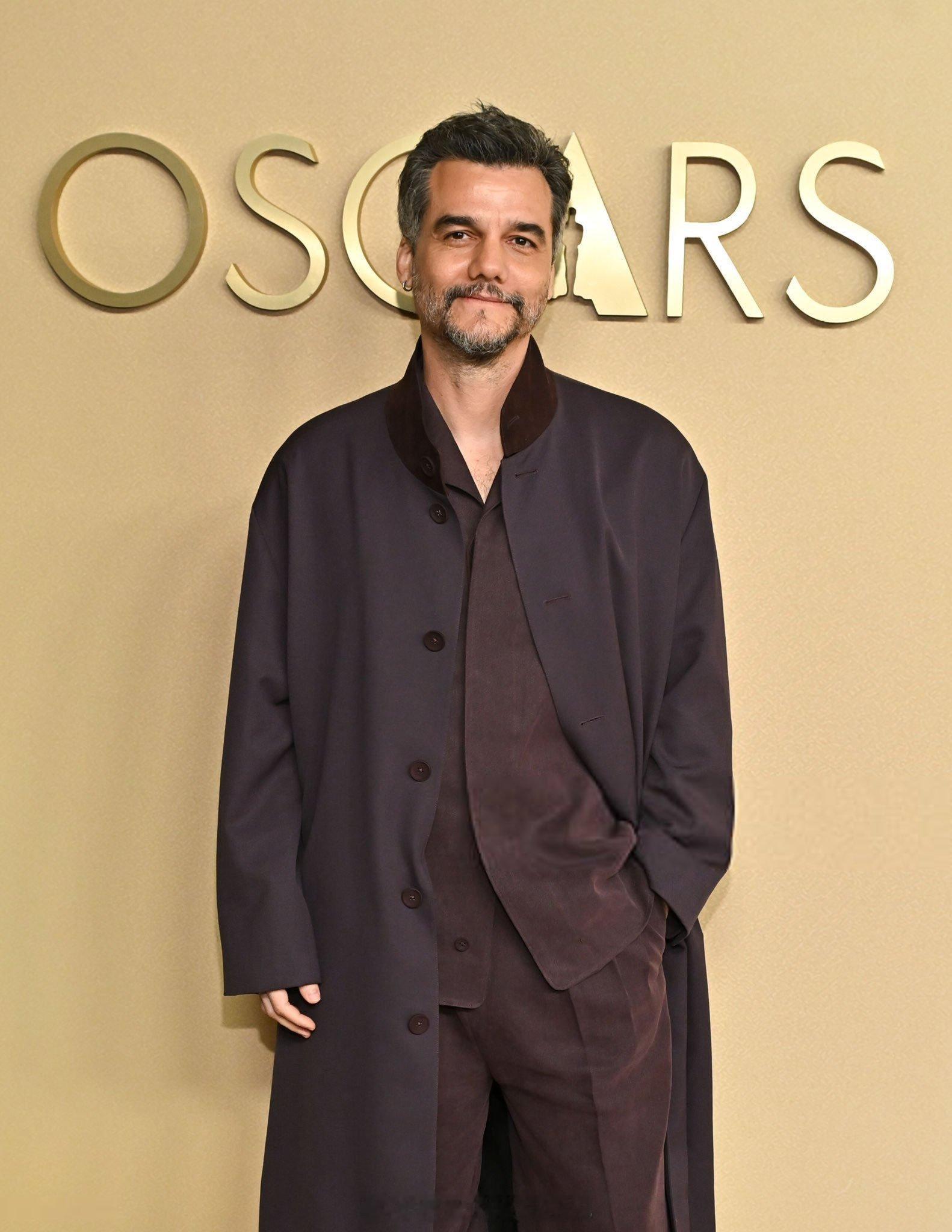 奥斯卡提名午宴，五位影帝候选人出席，猜猜今年谁能拿到小金人？莱昂纳多·迪卡普里