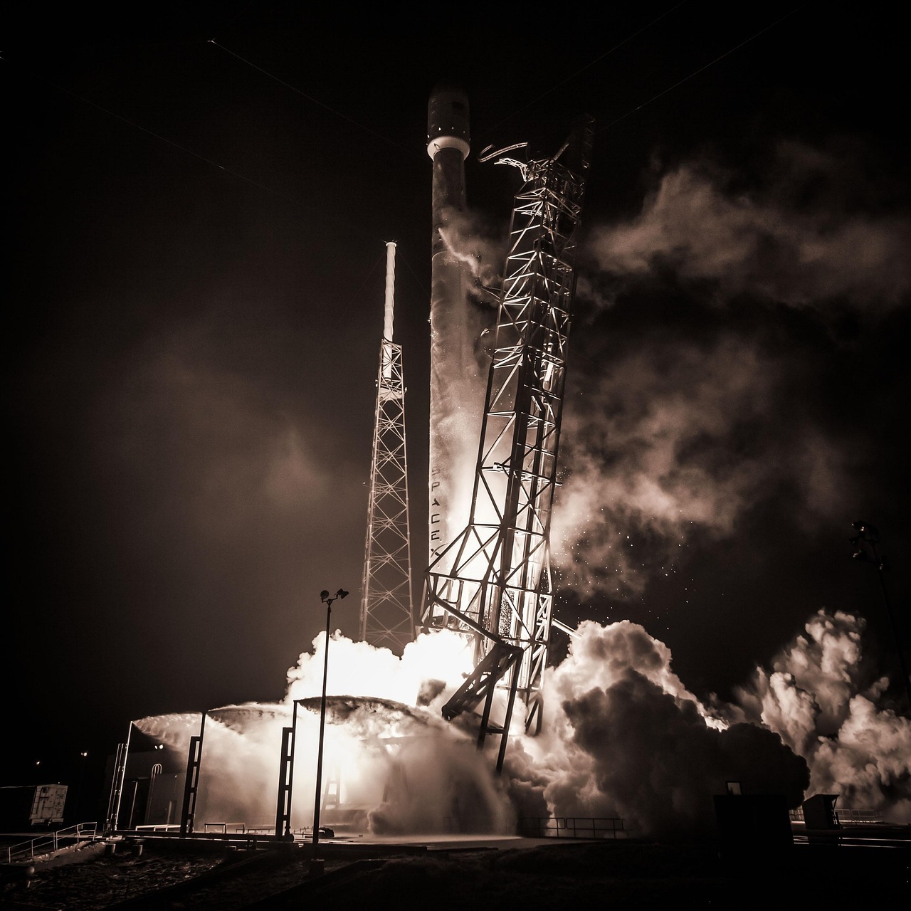 自由流通股仅占4.2%，却让SpaceX市值冲到2.52万亿。星链ARPU从99