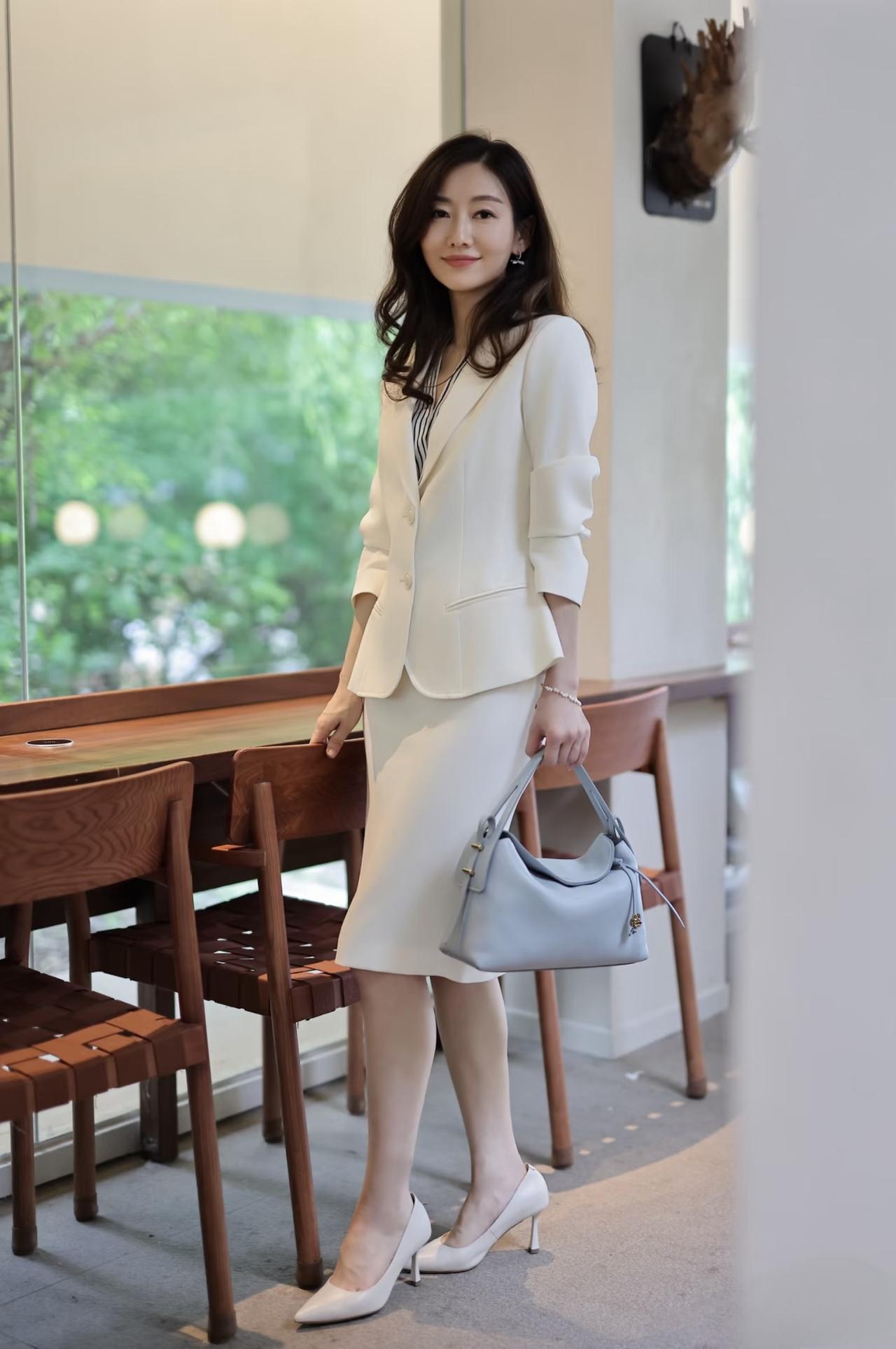 女生怎么穿搭会看上去很优雅