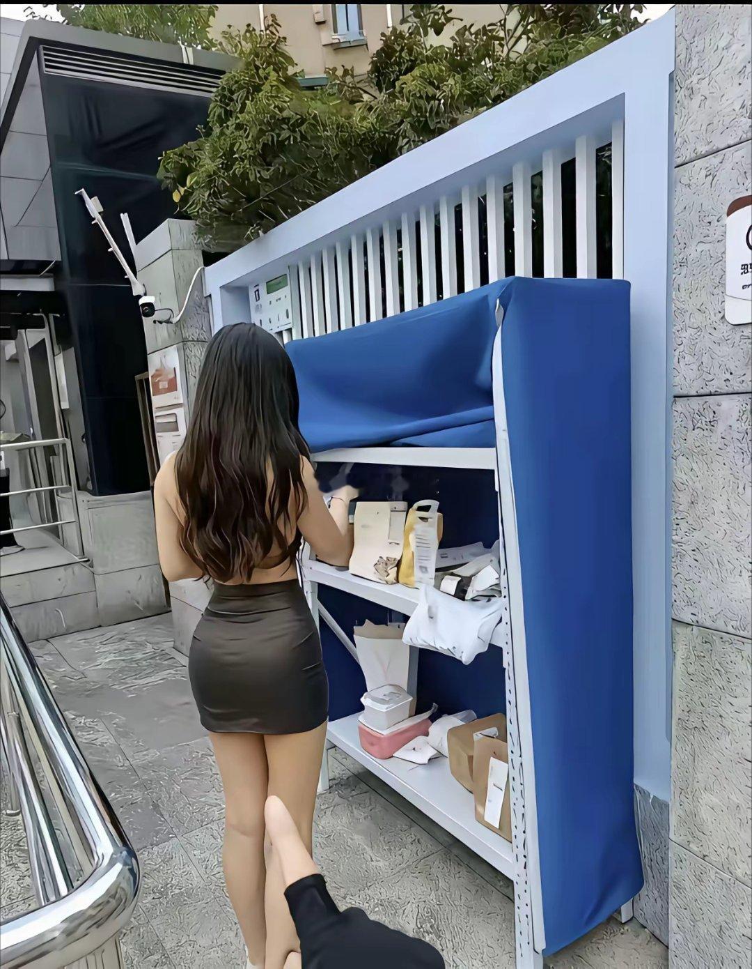 真搞不懂这样有啥用，拍照显示外卖送到了就行了吗？被人家偷拿了就不用负责了吗？