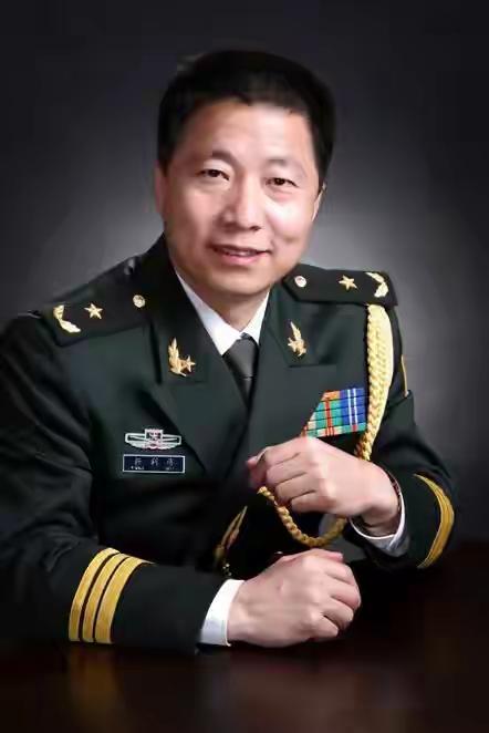 [点赞]杨利伟退休待遇揭秘：没有巨额奖金，只有“终身金钟罩”。网上老有人瞎猜，