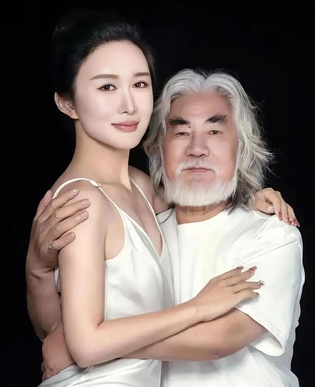 导演，张纪中说，我有过3个女人，唯独她给我生了3个孩子。1968年，我17岁