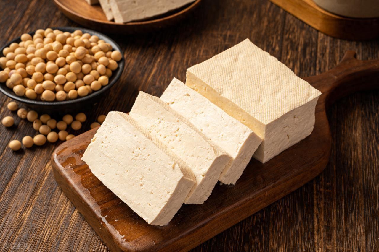 豆腐被关注！医生发现：冠心病患者吃豆腐，或能减少3种并发症说起冠心病，不少人