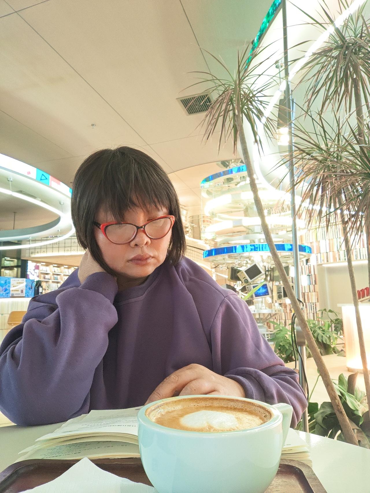 我的退休生活～褪去忙碌，日子在买菜做饭、读书看报中缓缓流淌，这就是六十岁的安稳。