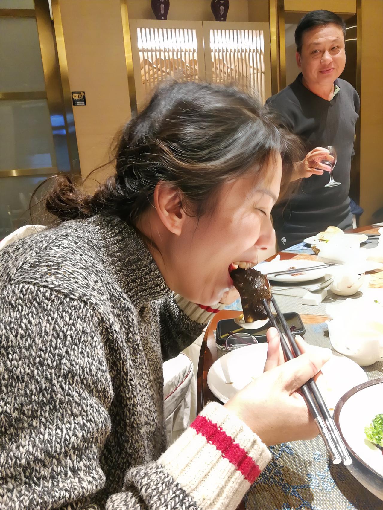 吃相最能看出一个人的本质。你身边有没有人吃东西总爱剩一口？米饭碗底留一点，菜