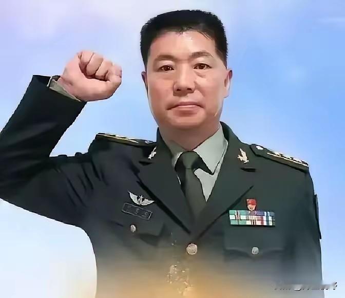 从北京开会回来，祁发宝没在机关多待，第二天就下到了边防连。哨所的兵们远远看见团长