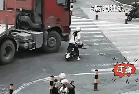 1女孩前世的修行，换来今生的福大命大，不论在何时，都要注意安全​​​有网友