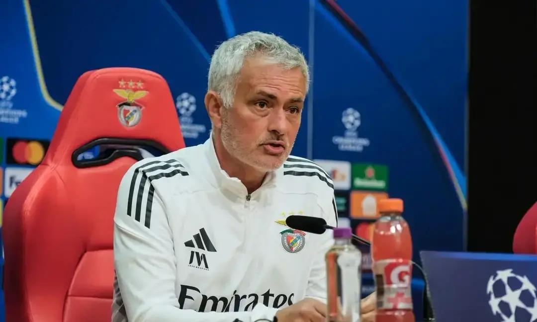 穆里尼奥的“魔力”还在，只是配方换了。他顶着欧冠出局的压力回到葡超。客场2