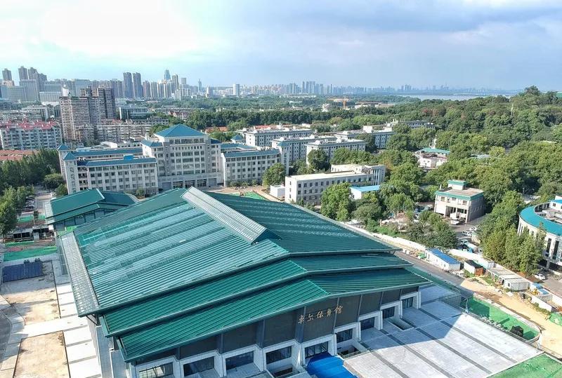 武汉大学图书馆肖同学没有犯罪，事情已经清白，那对方女生是不是应该惩罚呢？起诉是你