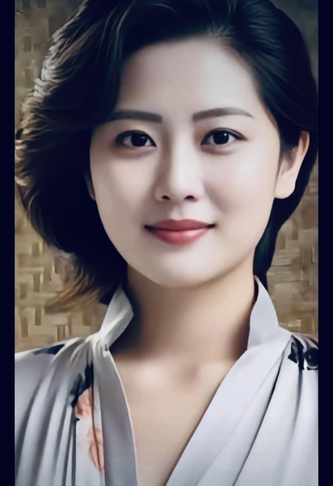 男女同床不同心，这种婚姻早晚分。女人做着男人饭，这种家庭肯定败。社会风潮