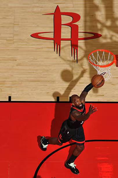 轮换阵容球员数量不够了怎么办，乌度卡的选择是让杰夫-格林进入轮换阵容。但是问题就