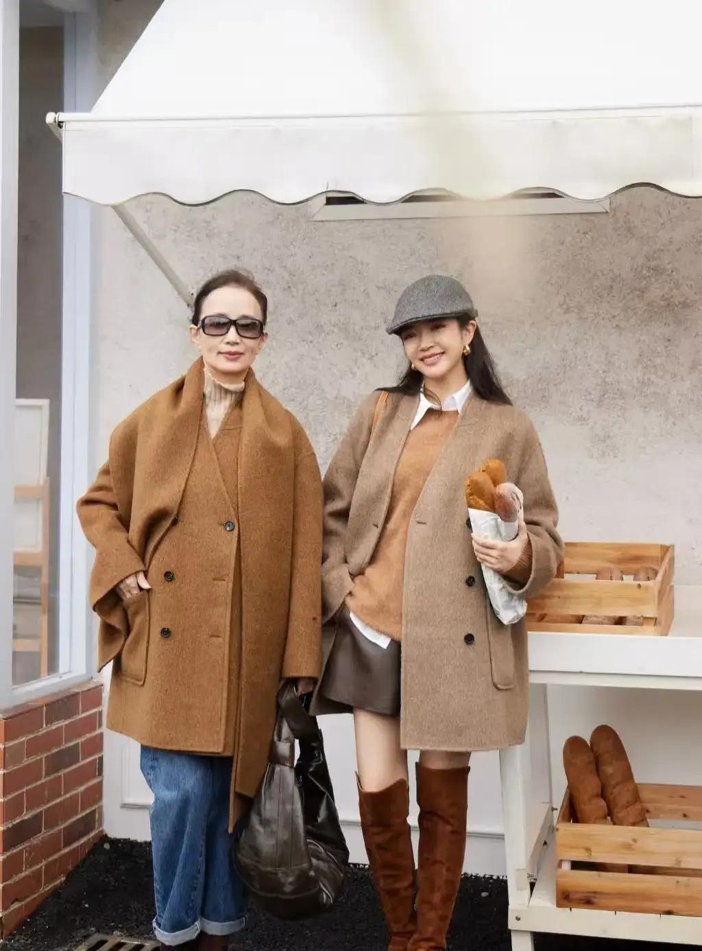 儿媳收到婆婆转来的两千块，说天冷了让她买大衣。她没收，转头把婆婆拉去商场，挑了