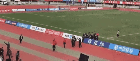 川超官方：飞踹裁判的日火瓦体被全国禁赛5年，他曾试训津门虎。中国足协官方消息，