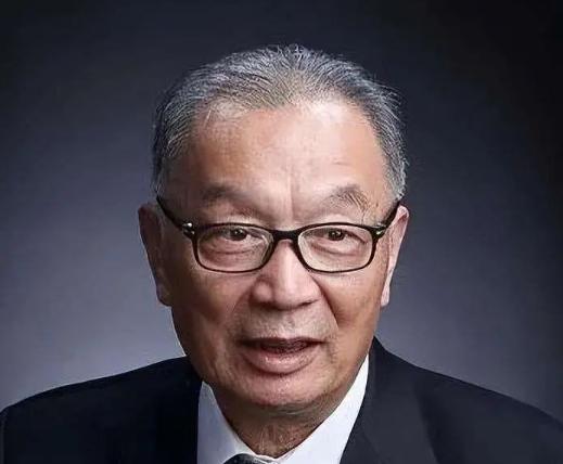 温铁军教授曾一针见血表示，我们为什么一定要走西方那条老路呢？把农民都赶进城，在城