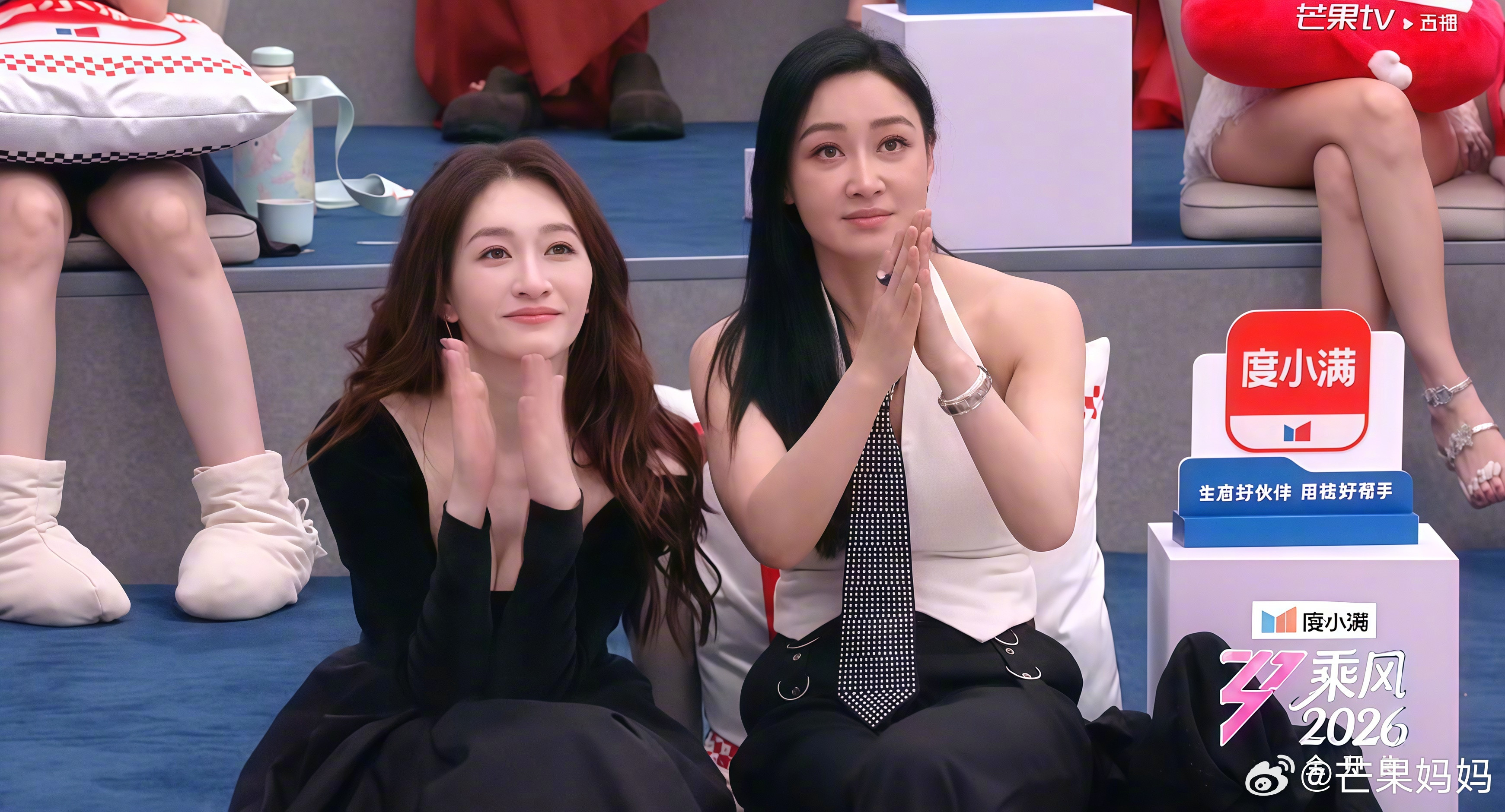 排不排名的先放一边，镜头突然带到的李小冉美的人一大跳浪姐排名