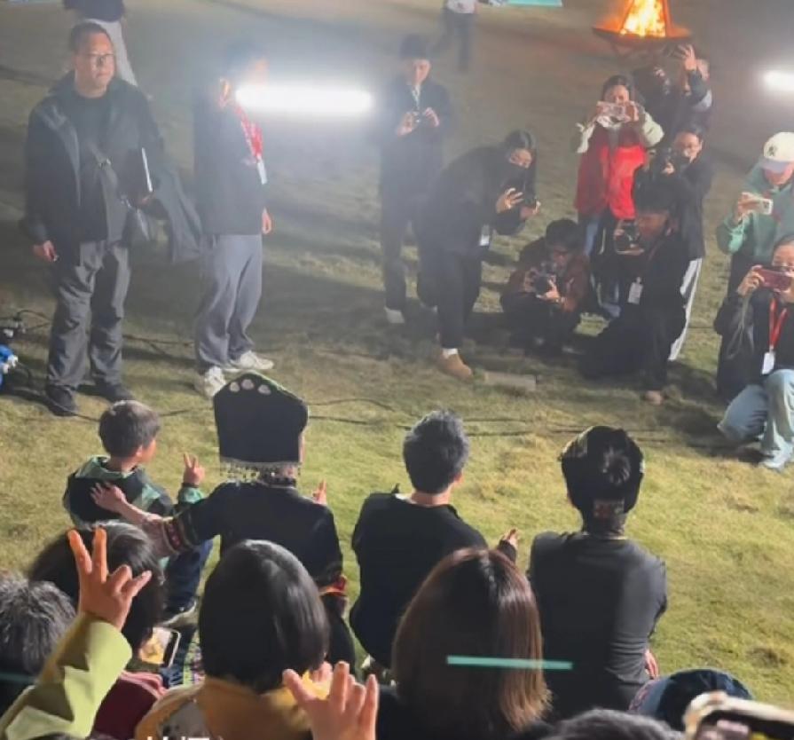 盼盼虽然看起来是个大大咧咧的女孩子，但在关键时刻，她又是极度的细心和暖心。昨天晚