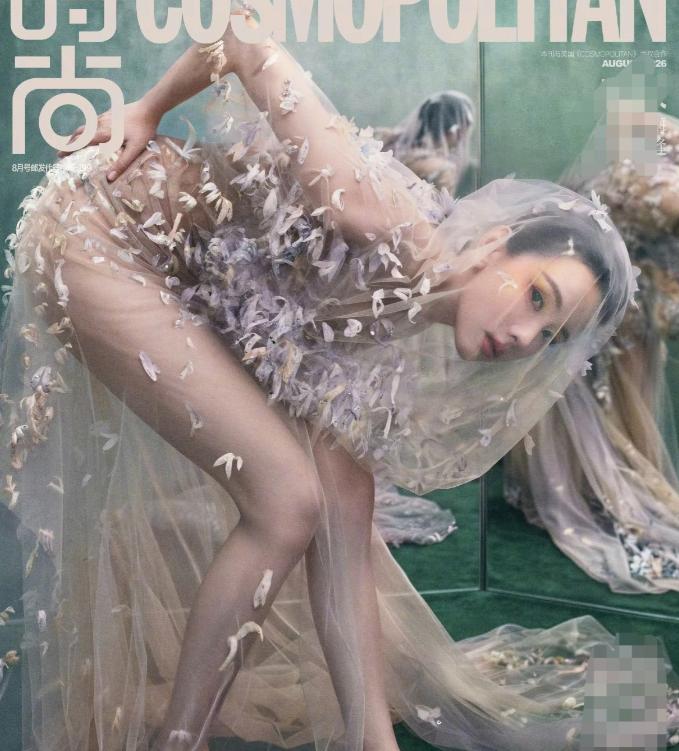 陈都灵啊！！！你要是缺钱了你就眨眨眼啊！看到陈都灵这组《时尚COSMO》8月