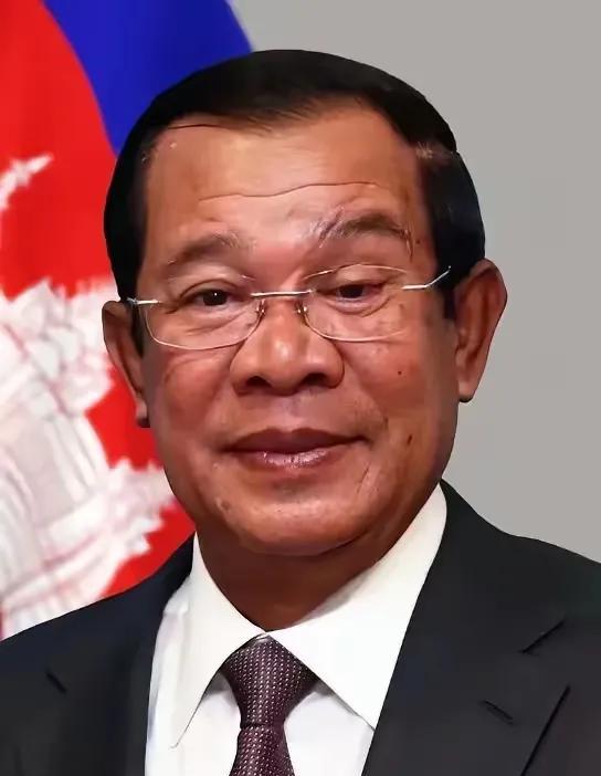 洪森的做法超出常理，真的不该泄露通话内容！虽然泰国总理佩通坦犯了“太天真”的毛