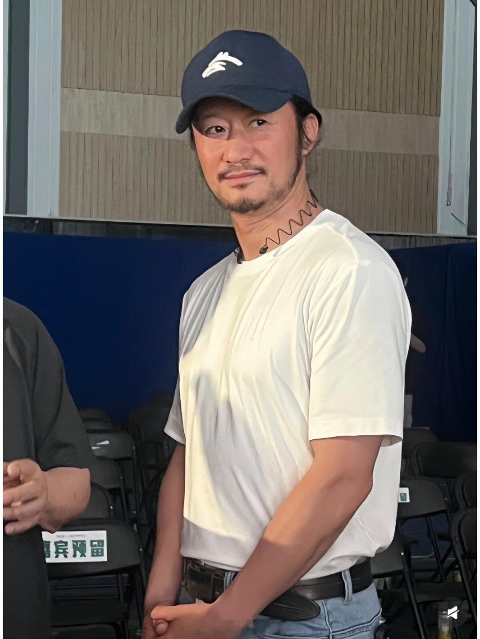 镖人吴京演刀马，陈丽君演阿育娅。之前吴京的几部电影貌似没有票房低于30亿的吧？这