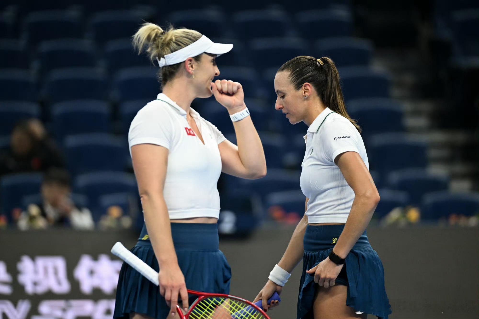 2026中网女双1/4决赛🇨🇦达布罗斯基/🇧🇷斯特凡尼7-5/7-6