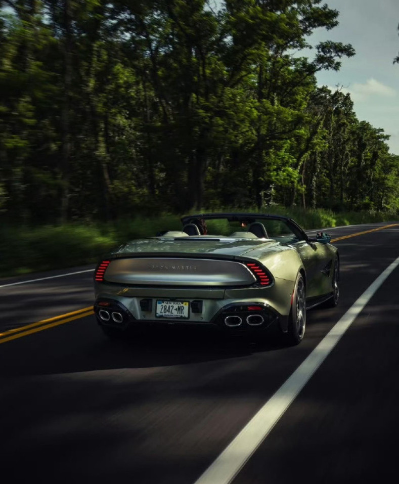 阿斯顿·马丁VanquishVolante登场英伦优雅刻进骨子里，自带从容气场