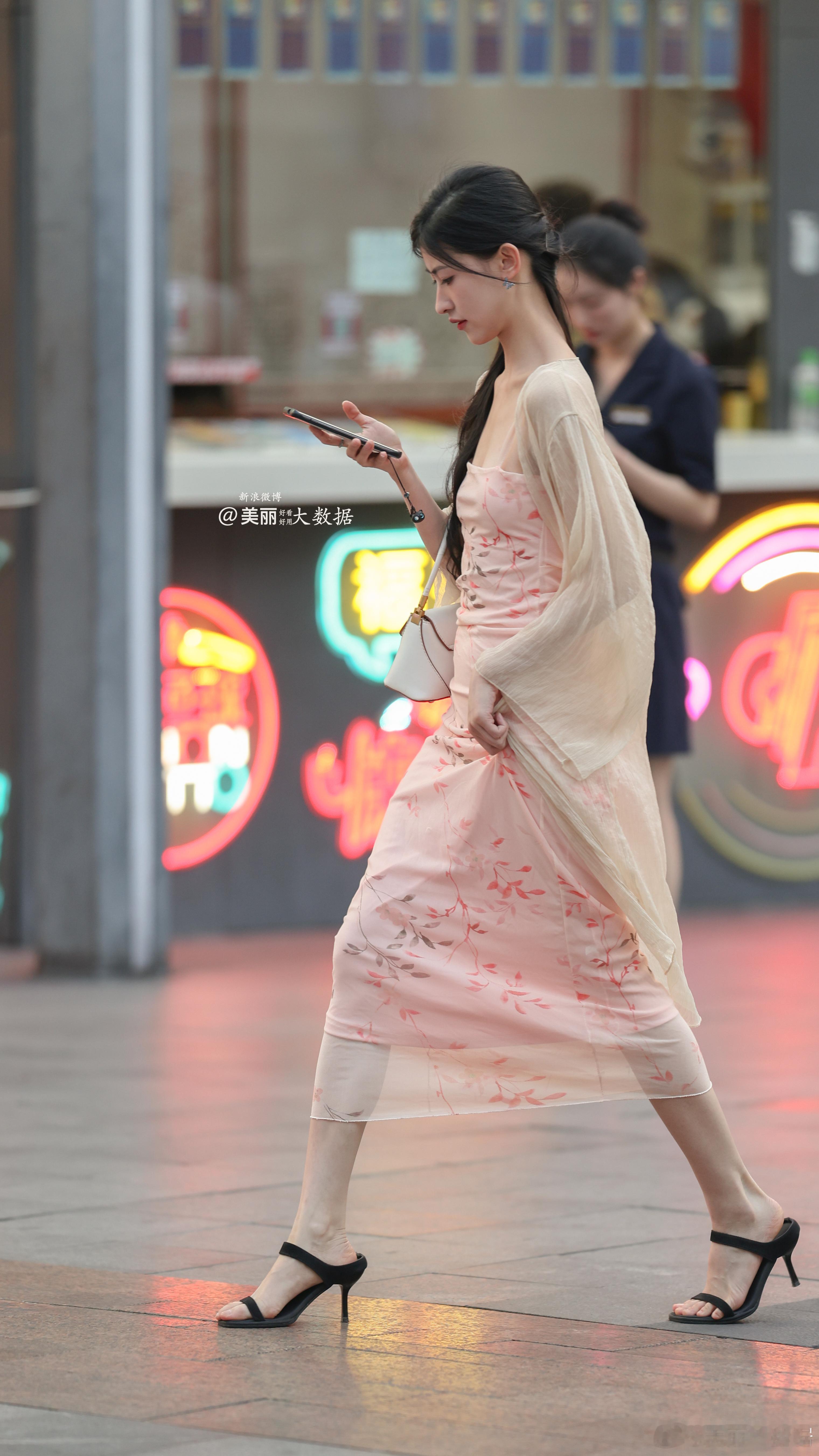 动感的，美丽的。街拍滴​​​
