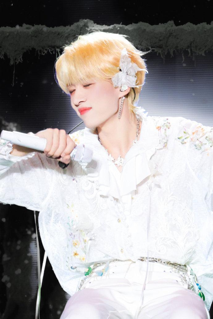 💜卓沅的心动日常愿你每一次向前都不孤单，因为你的背影里写满了我们的支持与期