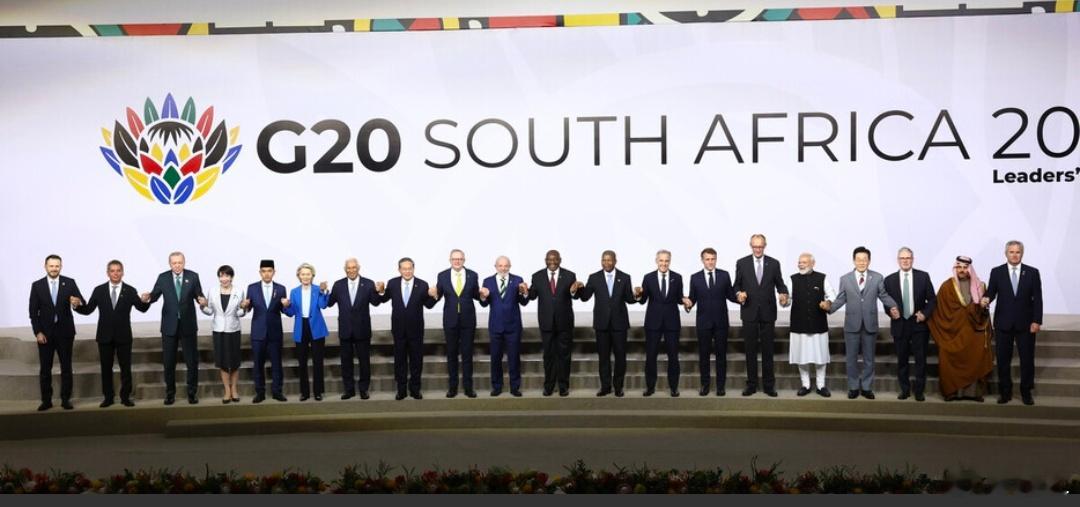 找了下G0领导人的照片，看了看合影。这次宣言没有美国，美国没去。