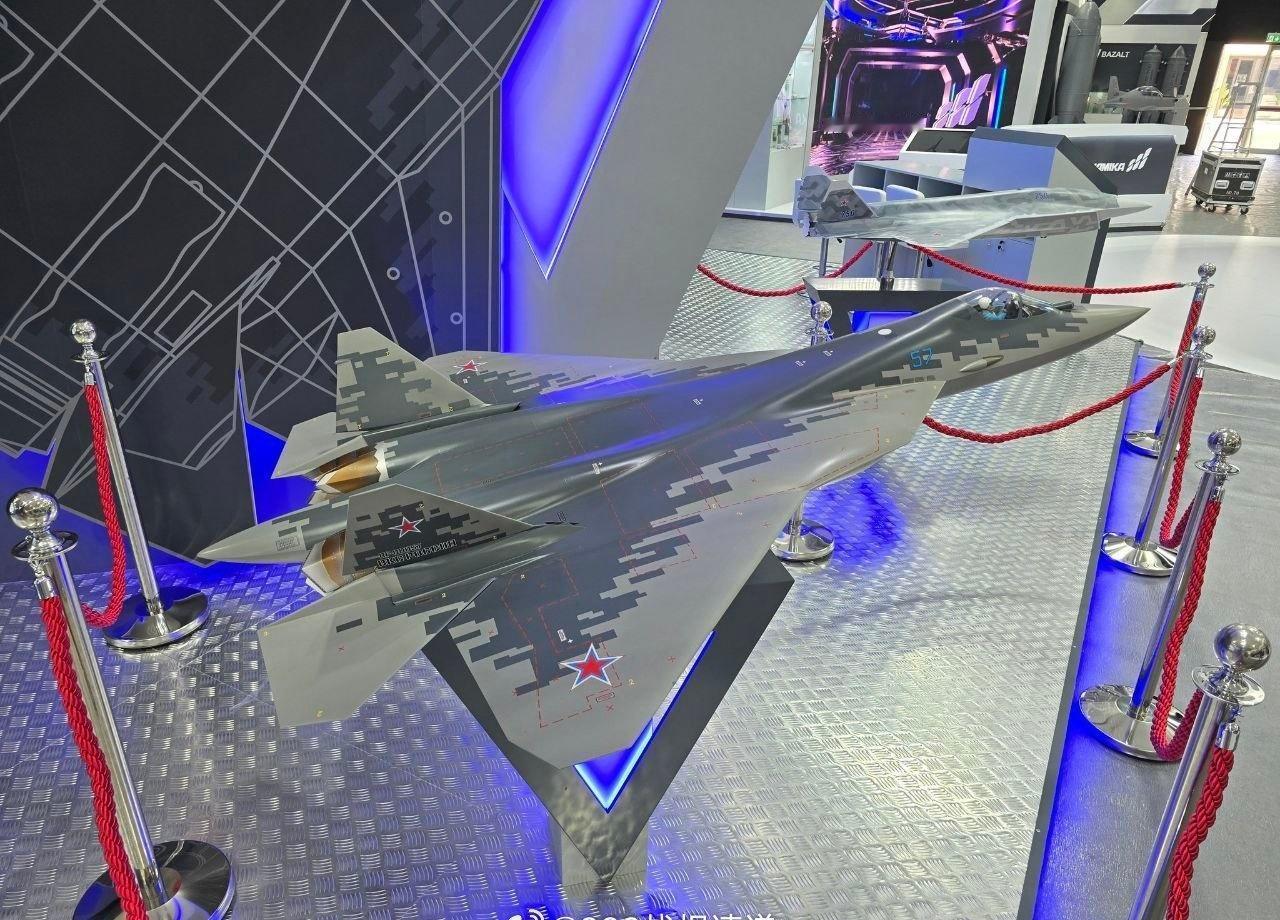 🇷🇺俄方在2025年迪拜航展上展示了配备“第二阶段”AL-51-F1发动机的