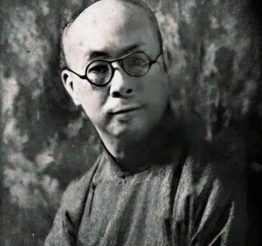 中国最大汉奸是谁？远比汪精卫更加可恨。若是无他，日本连中国大门都进不了。主要信