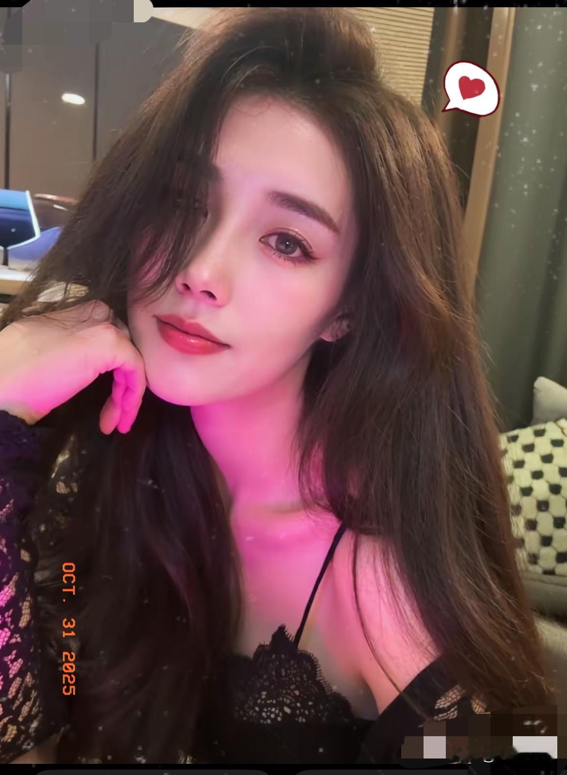 这相亲闹的,简直是丢人丢到家了!小伙去见面,女方直接拉着他往金店钻,张口就要买