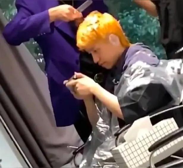 我发现，中国的时尚来自于美发美容店，美发美容就代表着中国的时尚前沿，所有中国最大