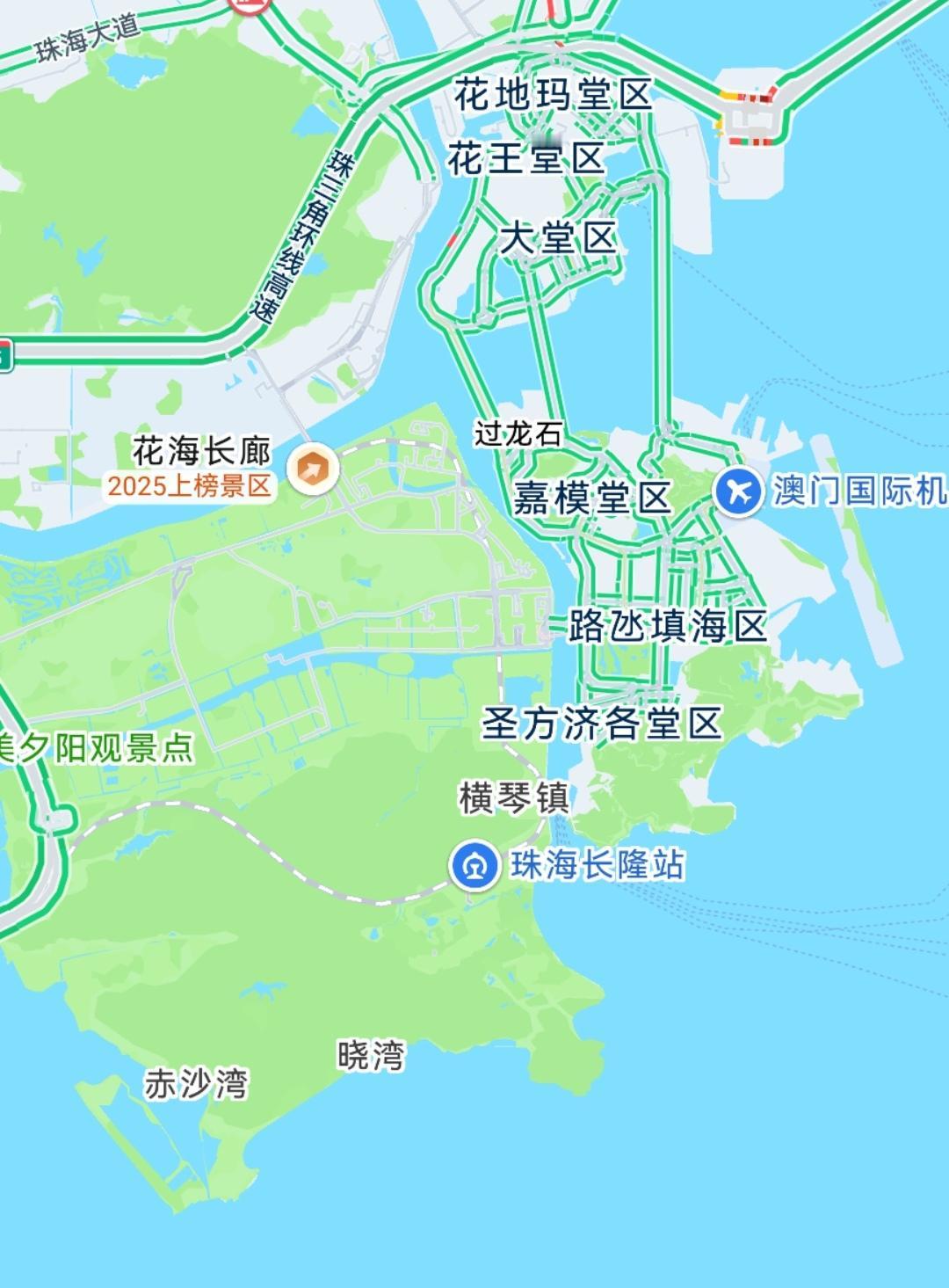 澳门缺地其实不算严重，当地的产业主要是服务业，本来就需要扎堆，集中游览和消费，分
