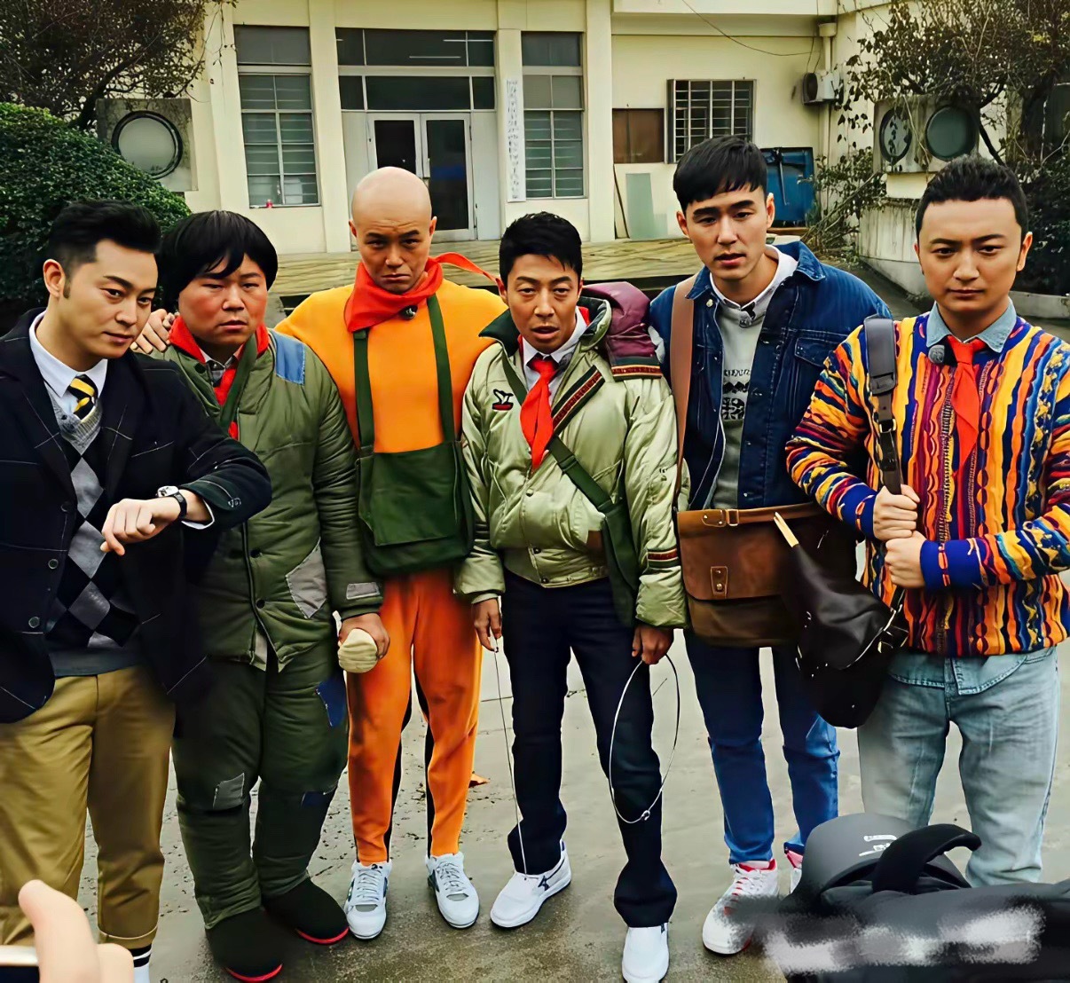 乐嘉老师为什么忽然在荧幕上消失了……刷到他被偶遇的照片，现在比之前壮实了好多​