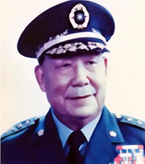 1949年6月1日，蒋介石急电青岛：“所有港口、电厂、纱厂，一律炸毁！”警备司令