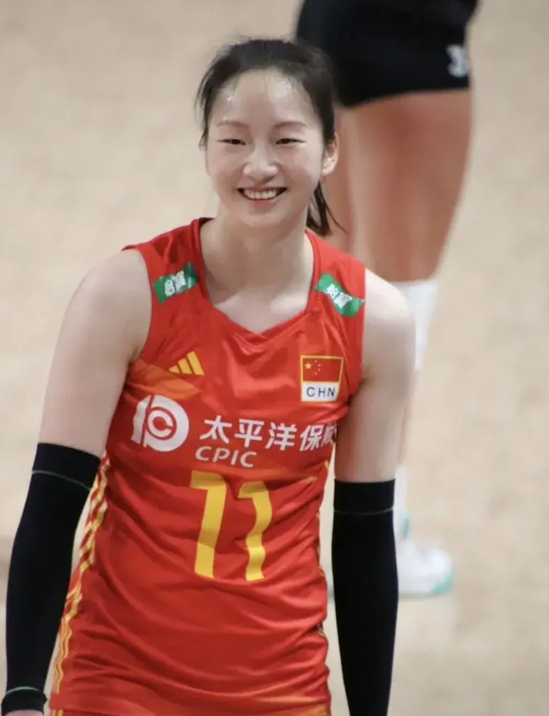 赵勇本身球员时期是副攻，可现在的副攻，就是中国女排最软助的环节。目前现有副攻，