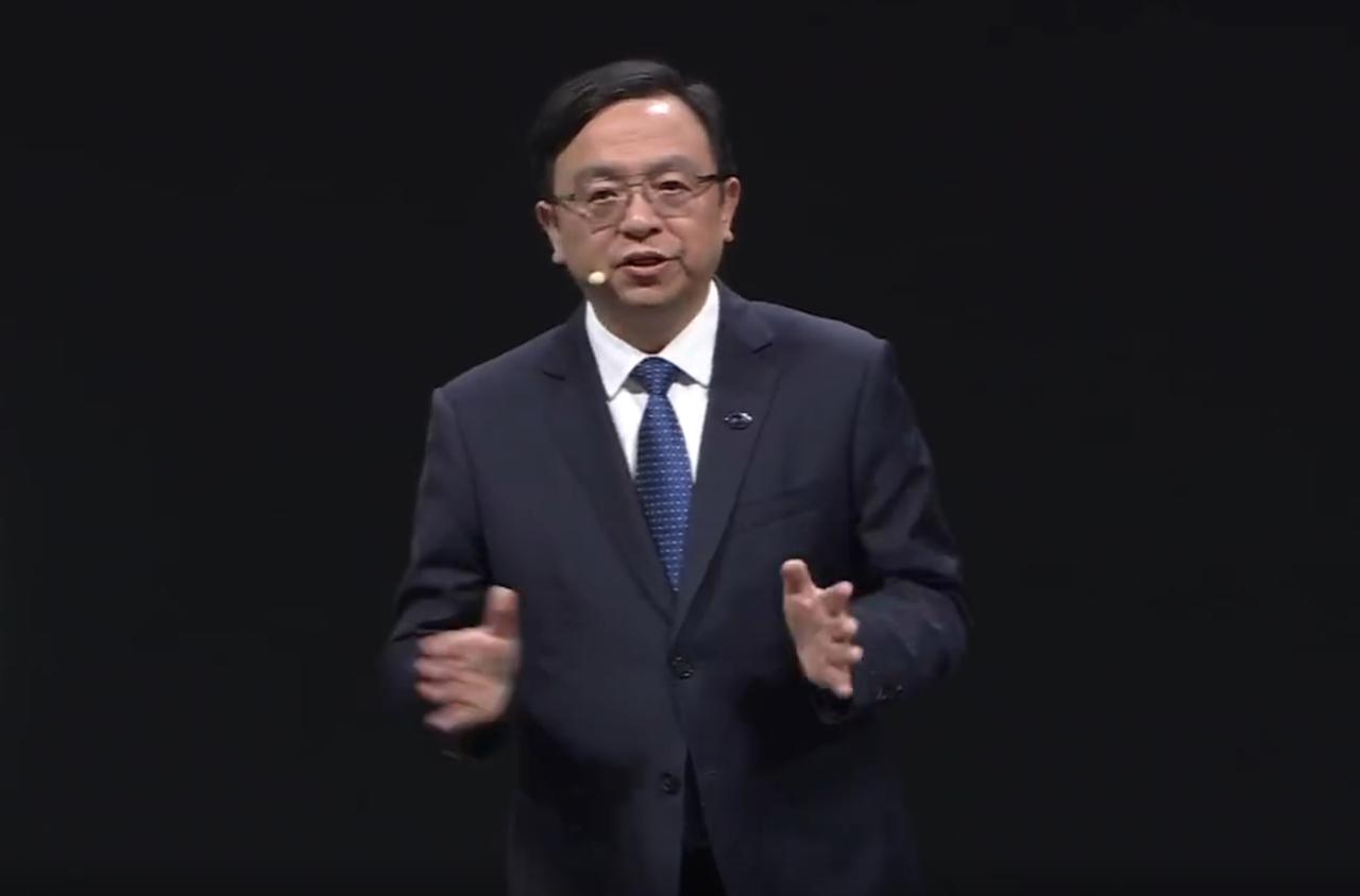 3月5日，比亚迪第二代刀片电池暨闪充技术发布会上，比亚迪董事长王传福介绍了比亚迪