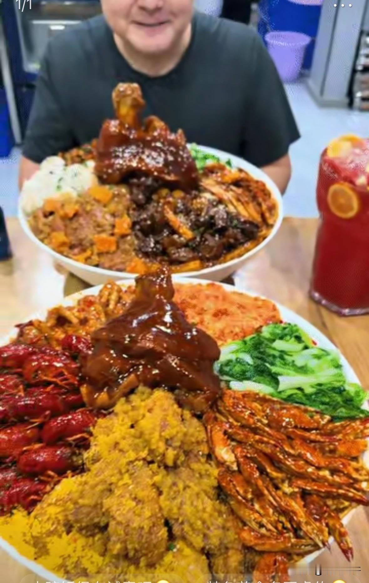 “太出乎意料了”一男子和朋友去武汉玩，点了武汉的特色美食“全家福盖码饭”，饭上桌